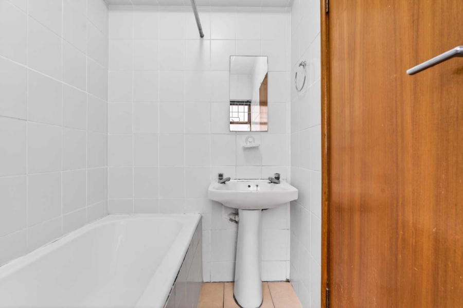 0 Bedroom Property for Sale in Sea Point Western Cape